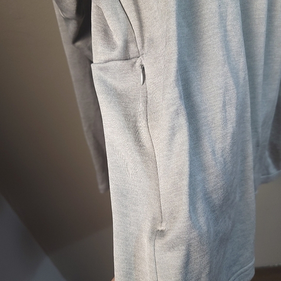Adidas NWOT Gray Long Sleeve Hooded Pullover Sweatshirt with Zip Pockets - LARGE - Picture 3 of 9